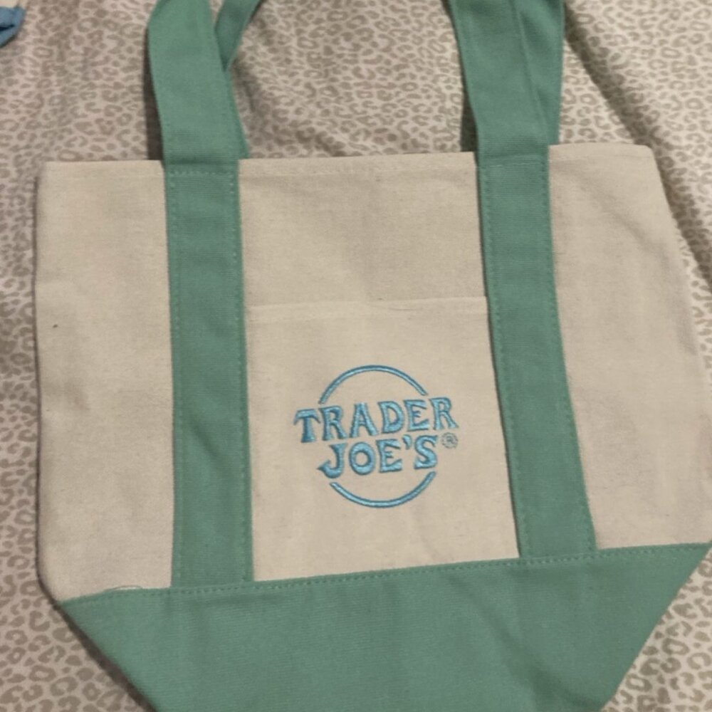 NWT Green and Cream Trader Joes limited edition mini tote